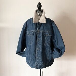 Men’s distressed Lee winter denim jeans jacket with sherpa lining